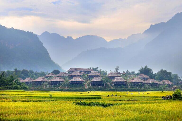 3 Days 2 Nights Explore Mai Chau from Hanoi (Hot Springs, Waterfalls)